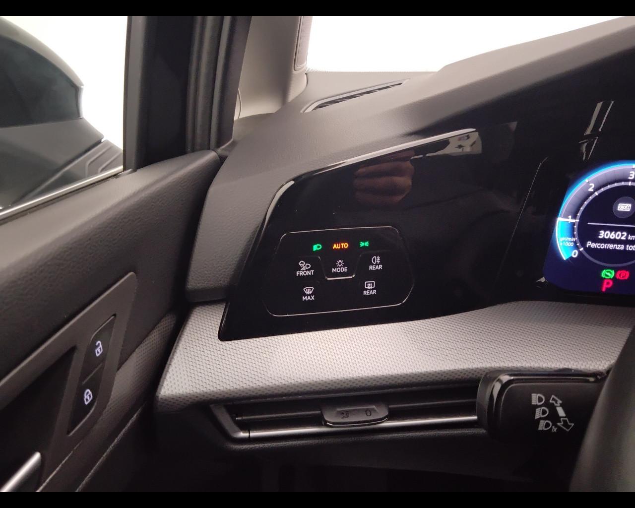 VOLKSWAGEN Golf VIII 2024 - Golf 2.0 tdi Style 150cv dsg