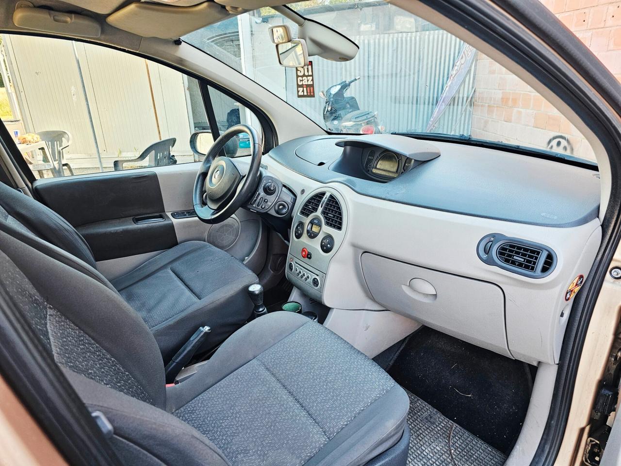 Renault Modus 1.5 dCi 75CV Wave