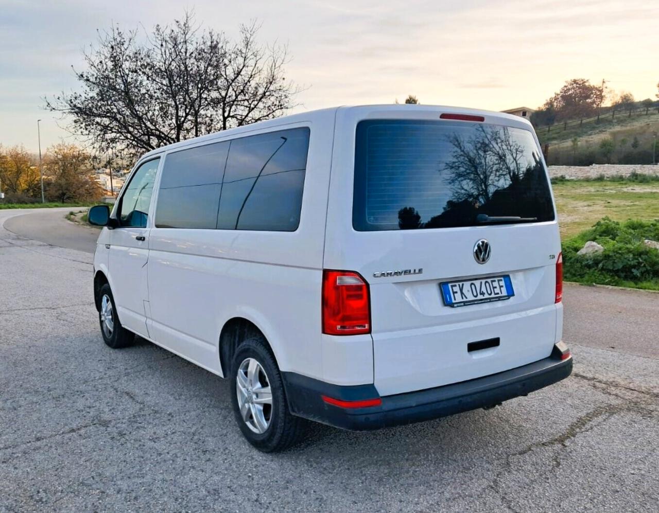 Volkswagen Caravelle 2.0 TDI – 9 posti (Iva Esposta)