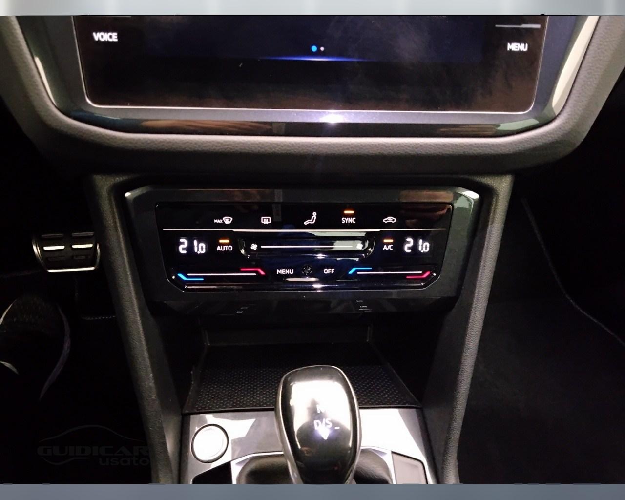 VOLKSWAGEN Tiguan II 2021 - Tiguan 2.0 tdi R-Line 150cv dsg