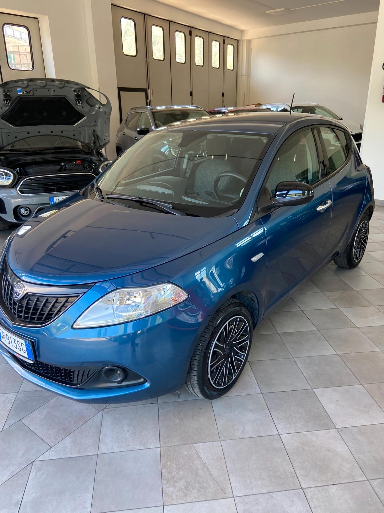 Lancia Ypsilon 1.0 FireFly 5 porte S&S Hybrid UnYca