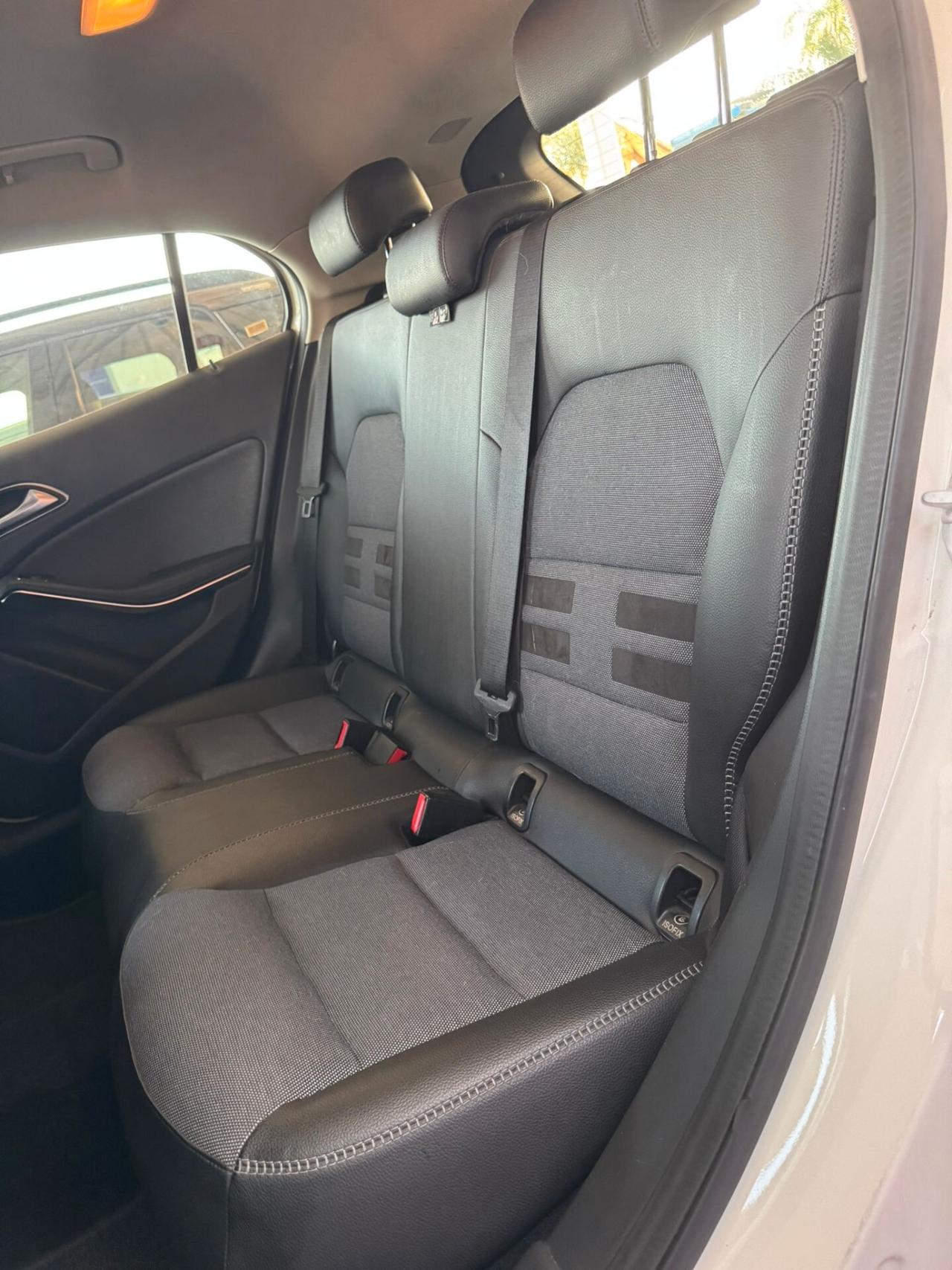 Mercedes-benz GLA 180 d Business