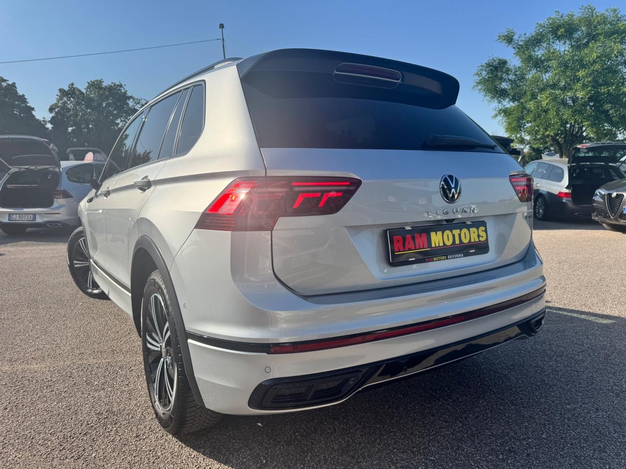 Volkswagen Tiguan R-LINE 2.0 TDI 150 CV DSG 4MOTION