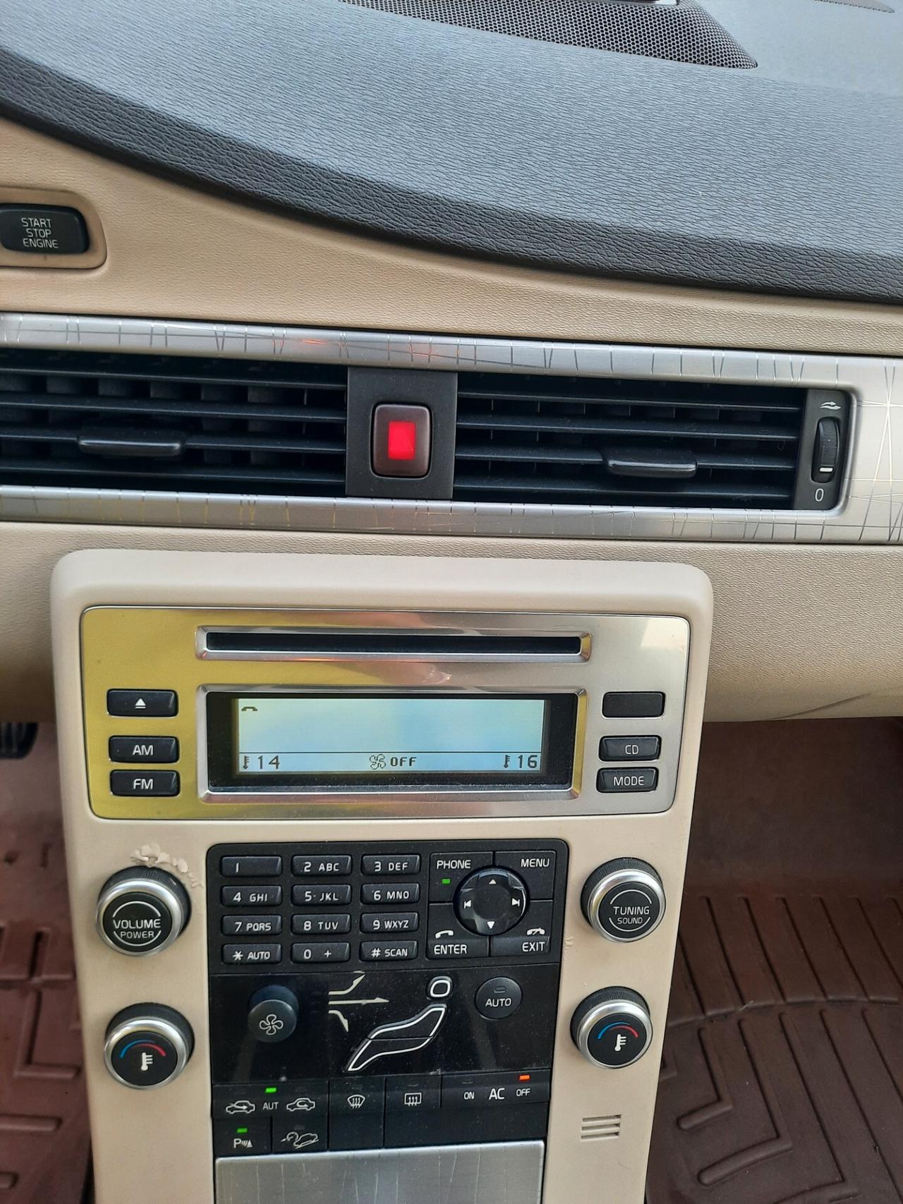 Volvo XC 70 XC70 D5 185CV AWD Summum