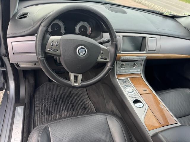 Jaguar XF 2.7D V6 Premium Luxury