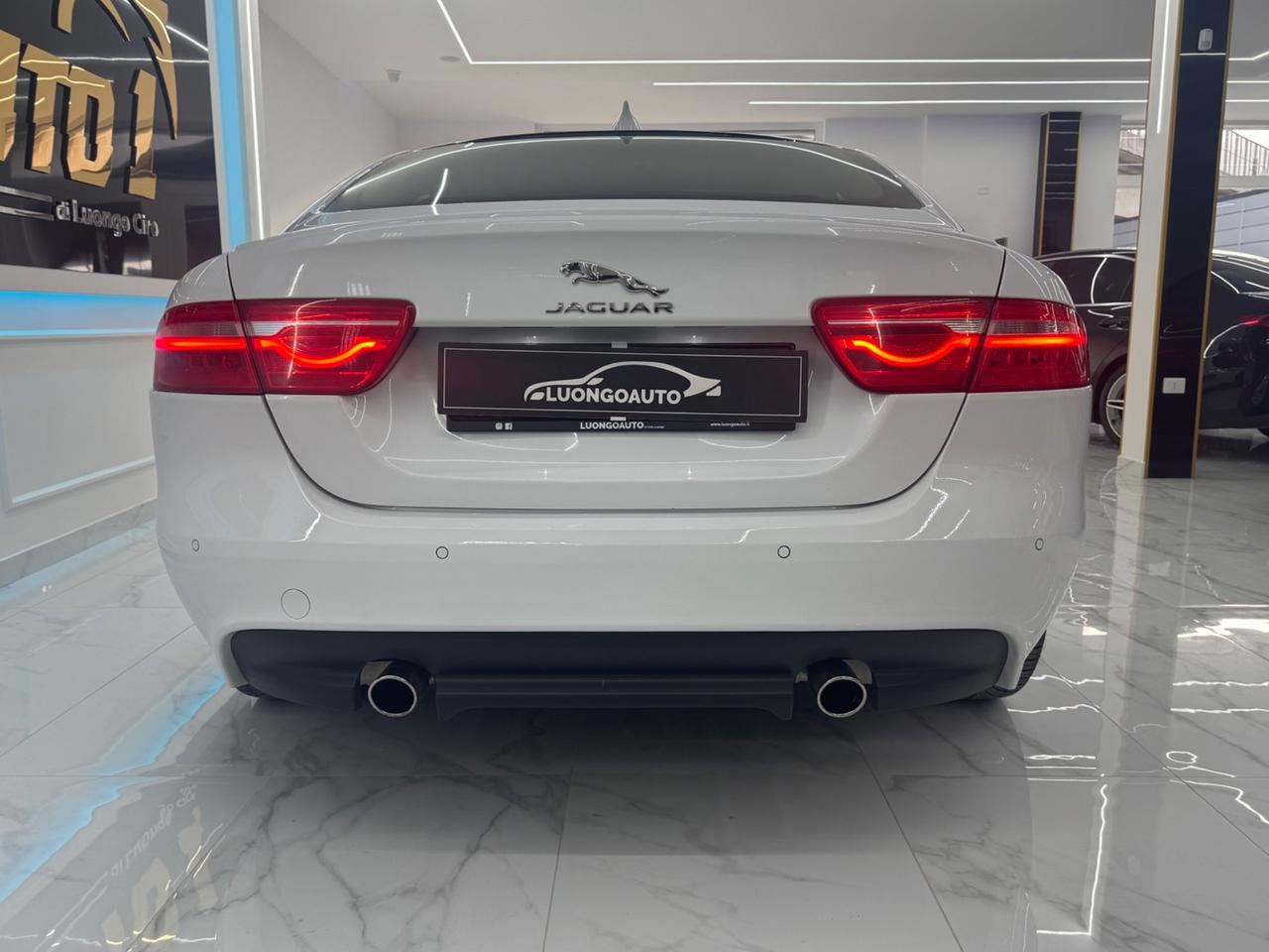 Jaguar XE 2.0 D 240 CV AWD aut. R-Sport