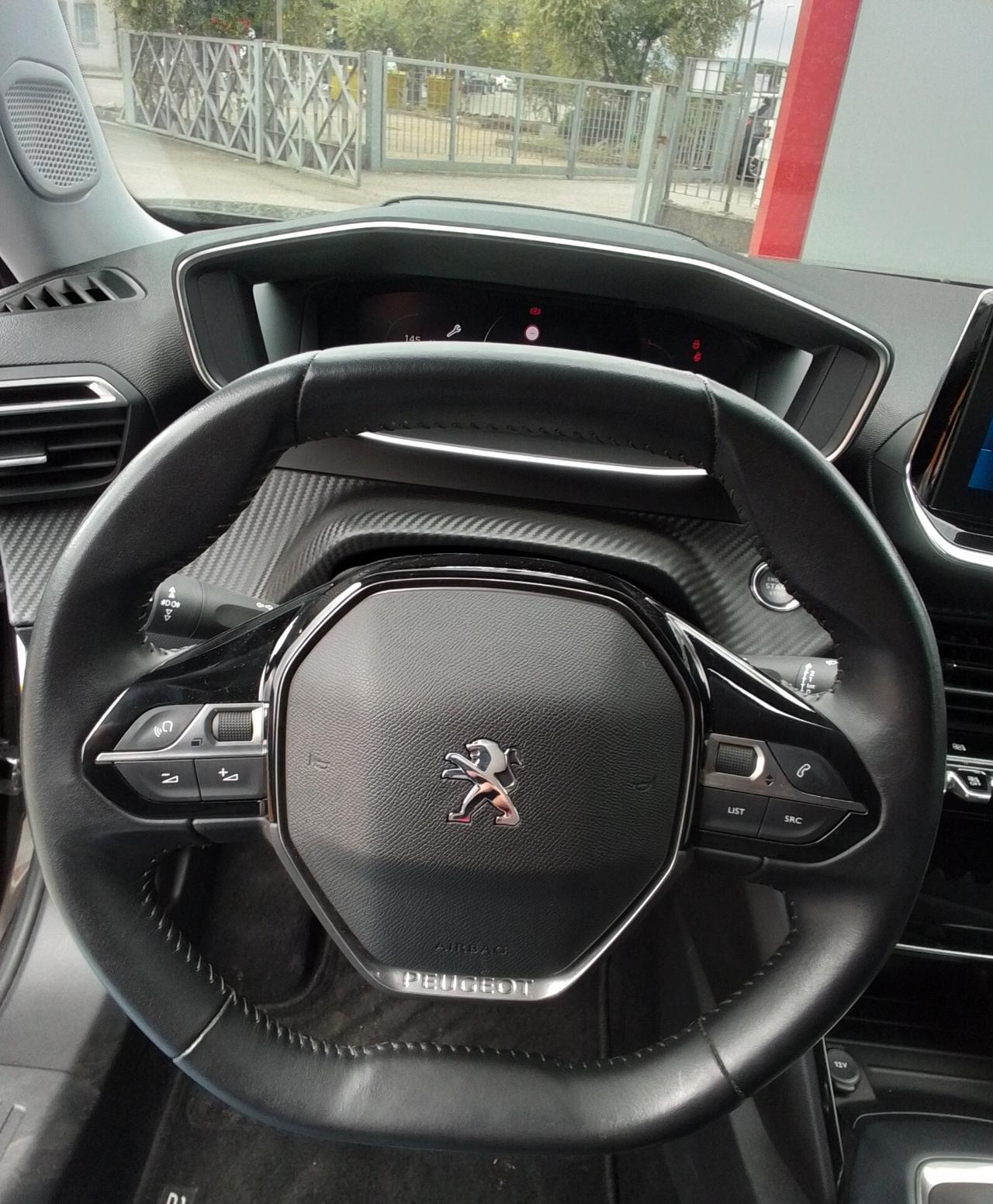Peugeot 2008 PureTech 130 S&S Allure Navi Pack