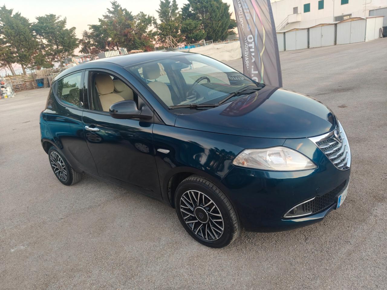 Lancia Ypsilon 1.2 5p GPL Ecochic 30th anniversary