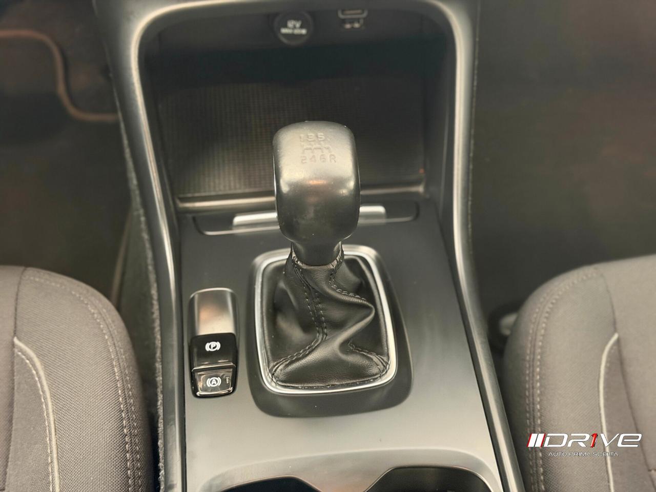 VOLVO XC40 (2017-->) XC40 T2 Momentum