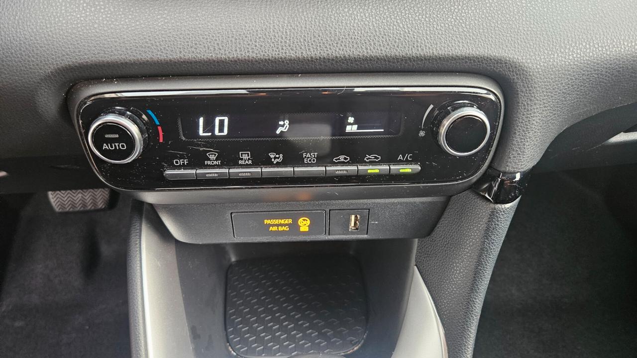 Toyota Yaris 1.5 HYBRID 5P Active CAMERA-CRUISE ADATT-CARPLAY