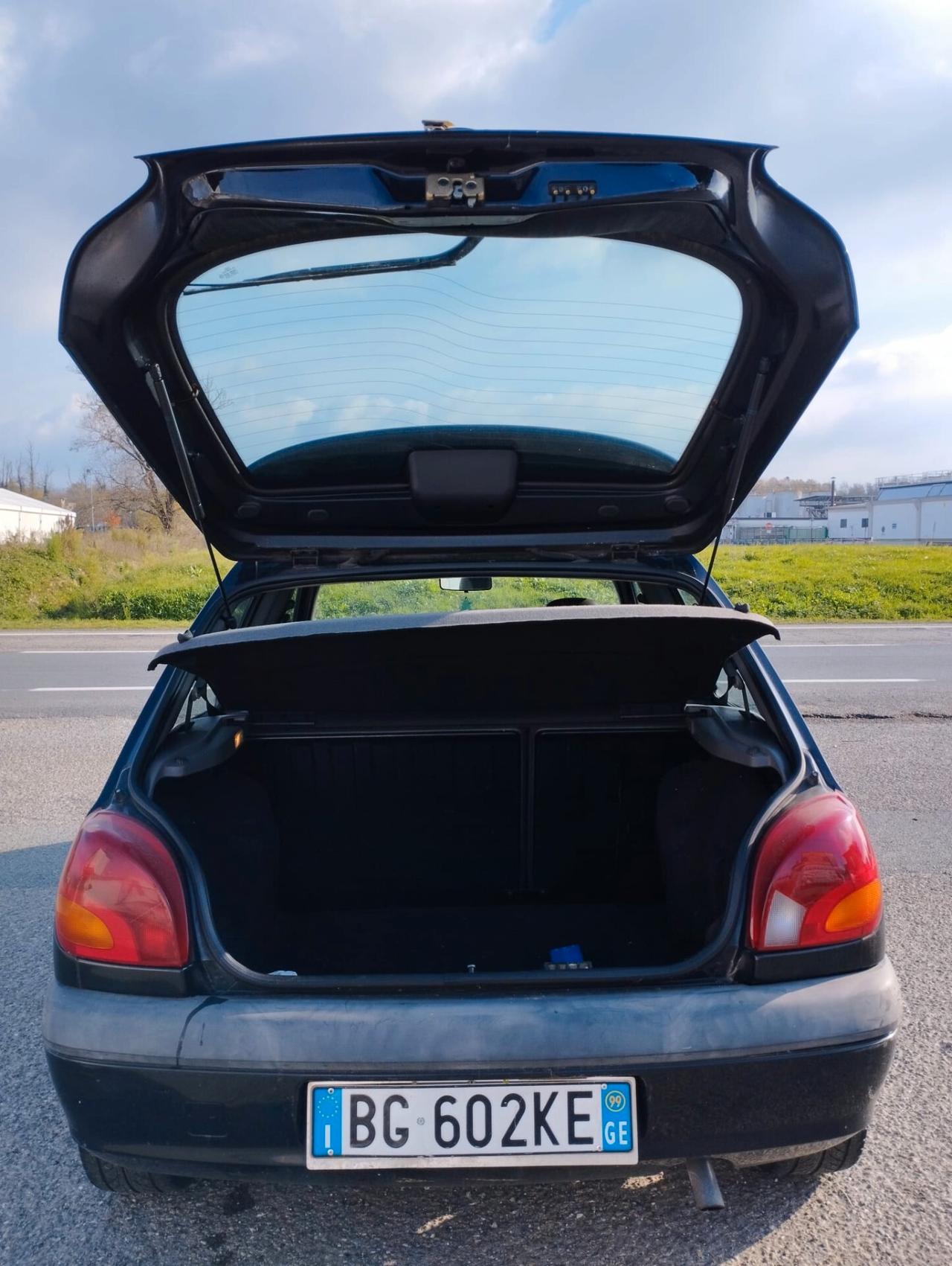 Ford Fiesta 1.2i 16V cat 3 porte Ghia