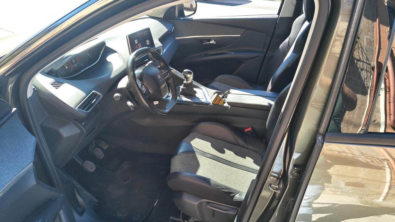 Peugeot 3008 BlueHDi 120 S&S Allure