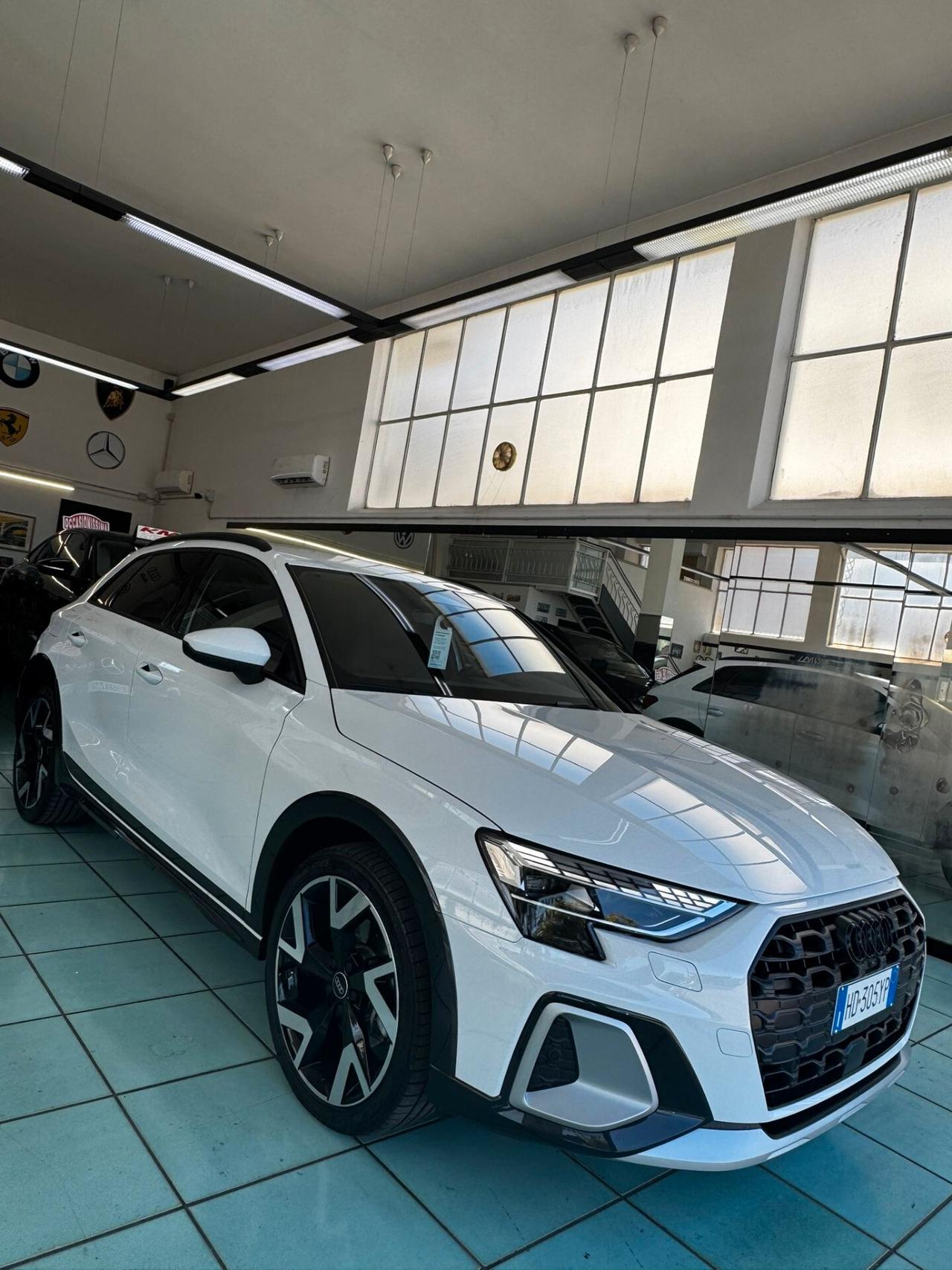 Audi A3 allstreet TDI 110 kW S tronic Identity Contrast