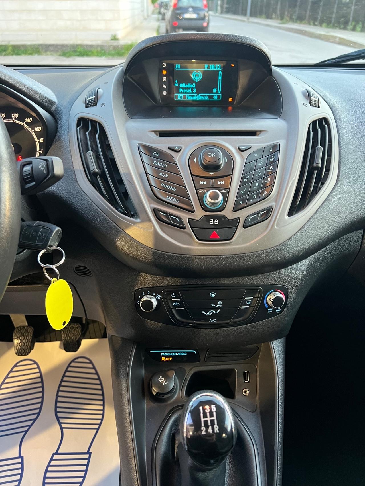 Ford Tourneo Courier 1.5 TDCI 75 CV Titanium