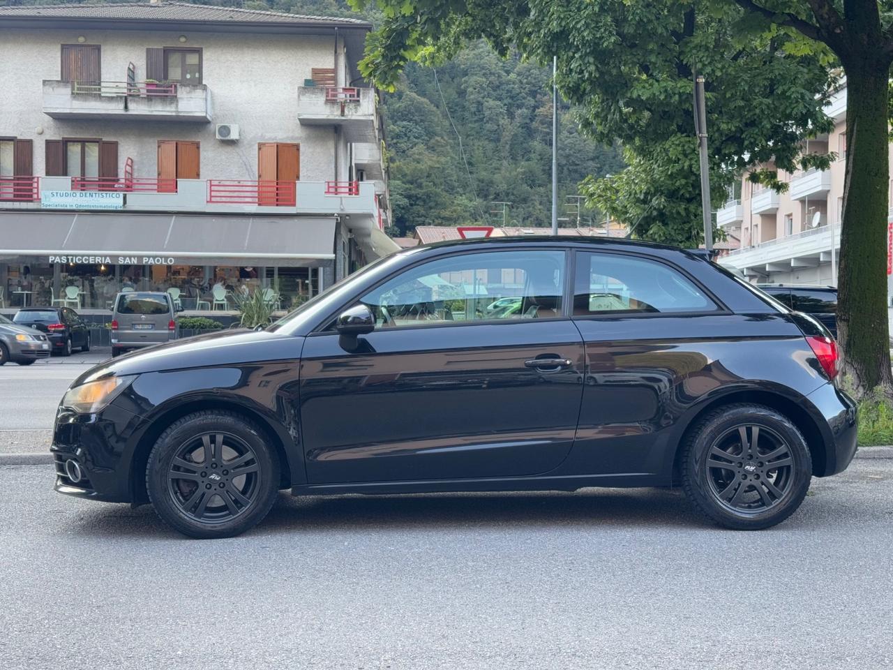 Audi A1 1.6 TDI 105 CV Ambition - GIA' TAGLIANDATA
