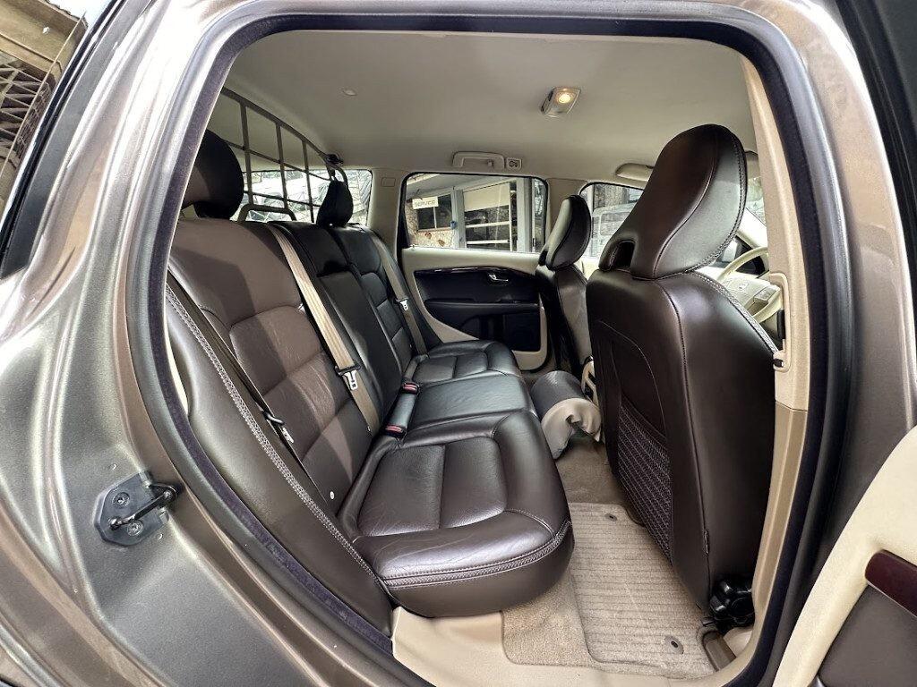 VOLVO XC70 D5 AWD kin