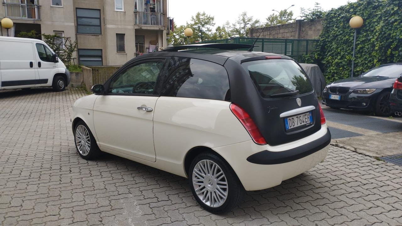 Lancia Ypsilon 1.3 MJT 75 CV Platino