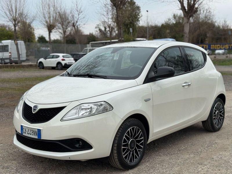 Lancia Ypsilon 1.2 69 CV 5 porte "GOLD"