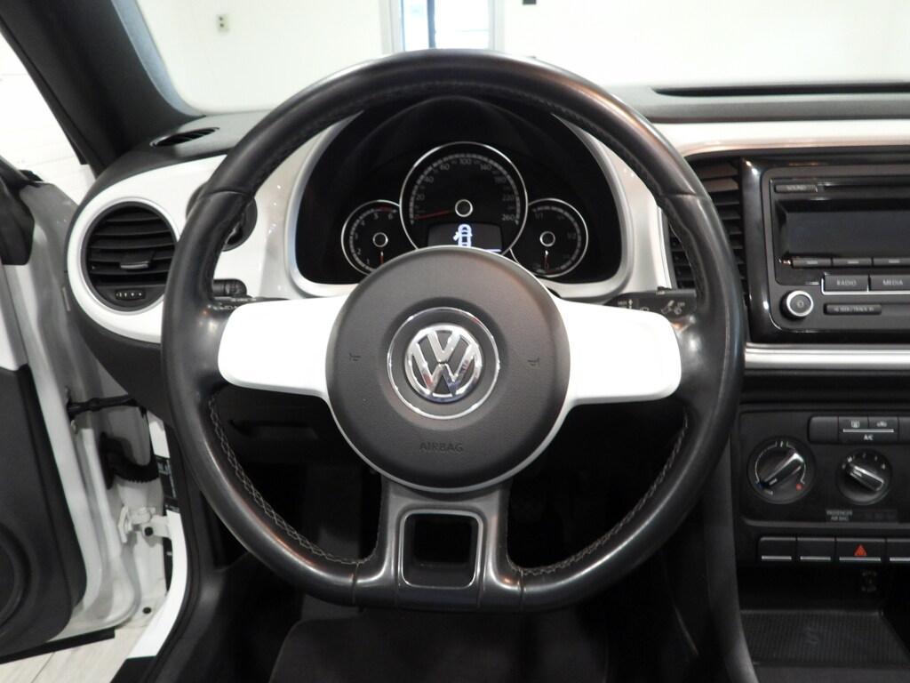Volkswagen Maggiolino Maggiolino Cabrio 1.6 tdi Design 105cv