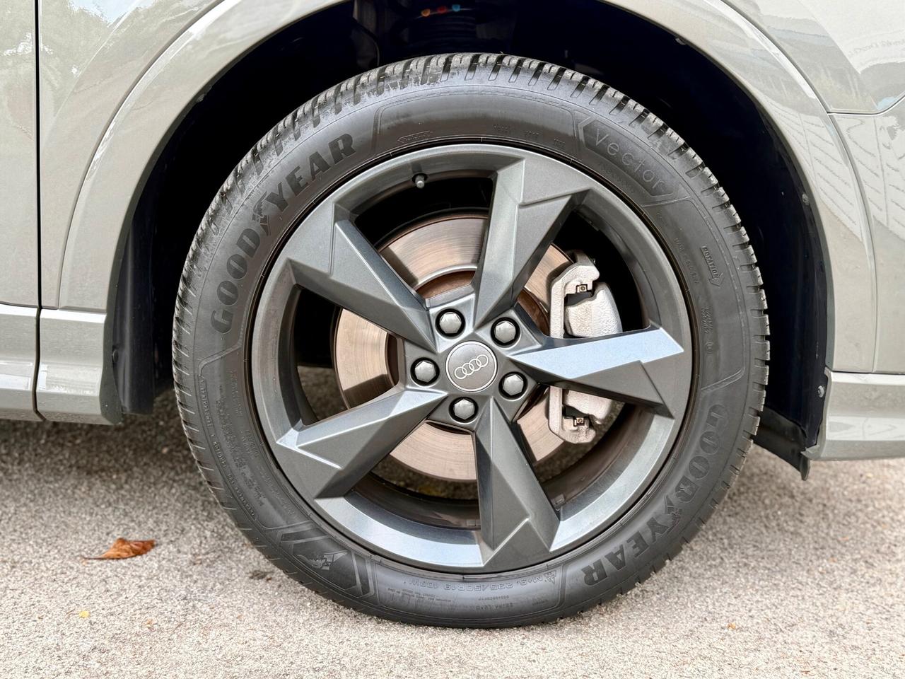 Audi Q3 45 2.0 tfsi S line edition quattro 245cv s-tronic FARI MATRIX