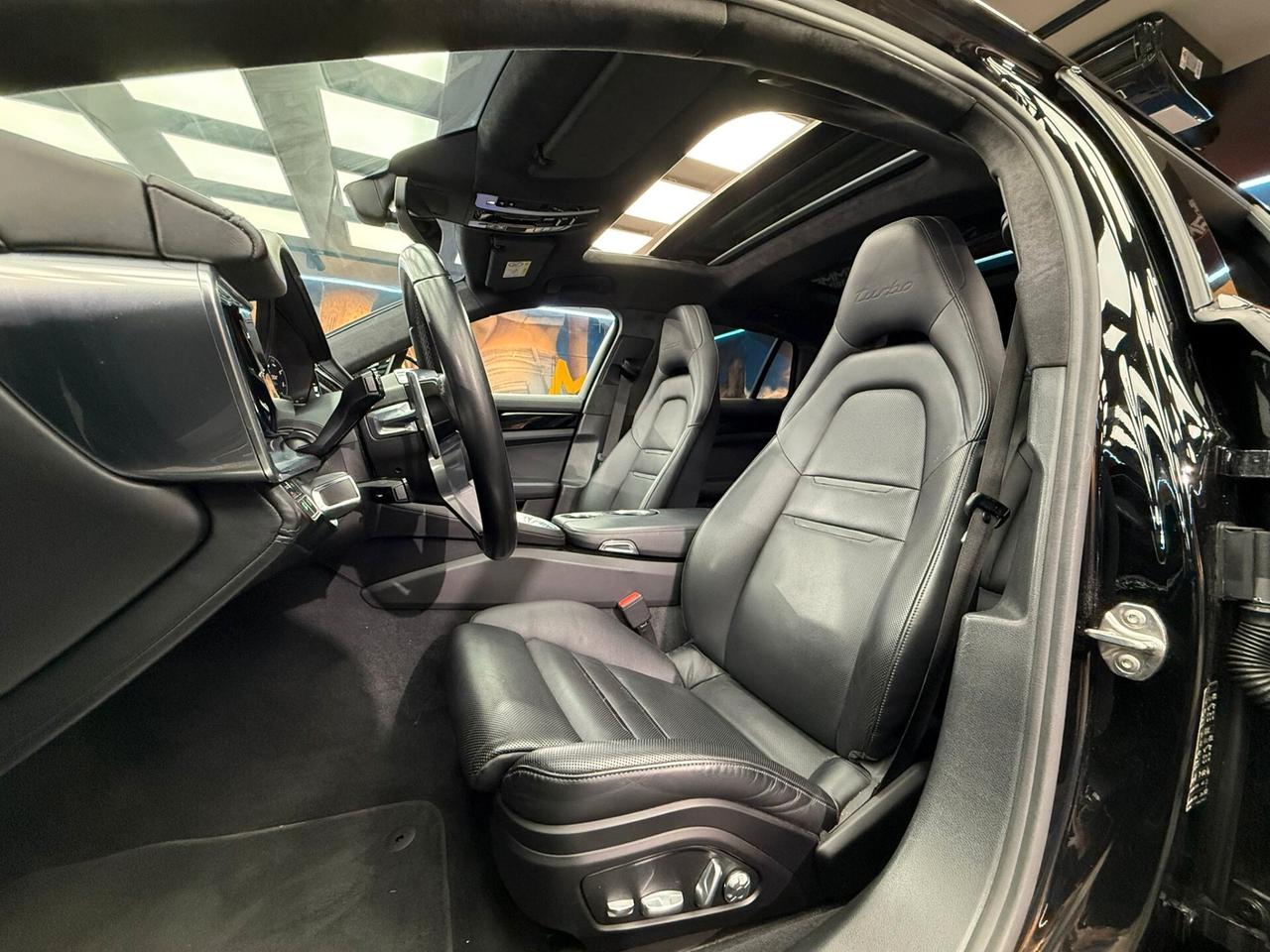 Porsche Panamera 4.0 Turbo Sport Turismo (130)