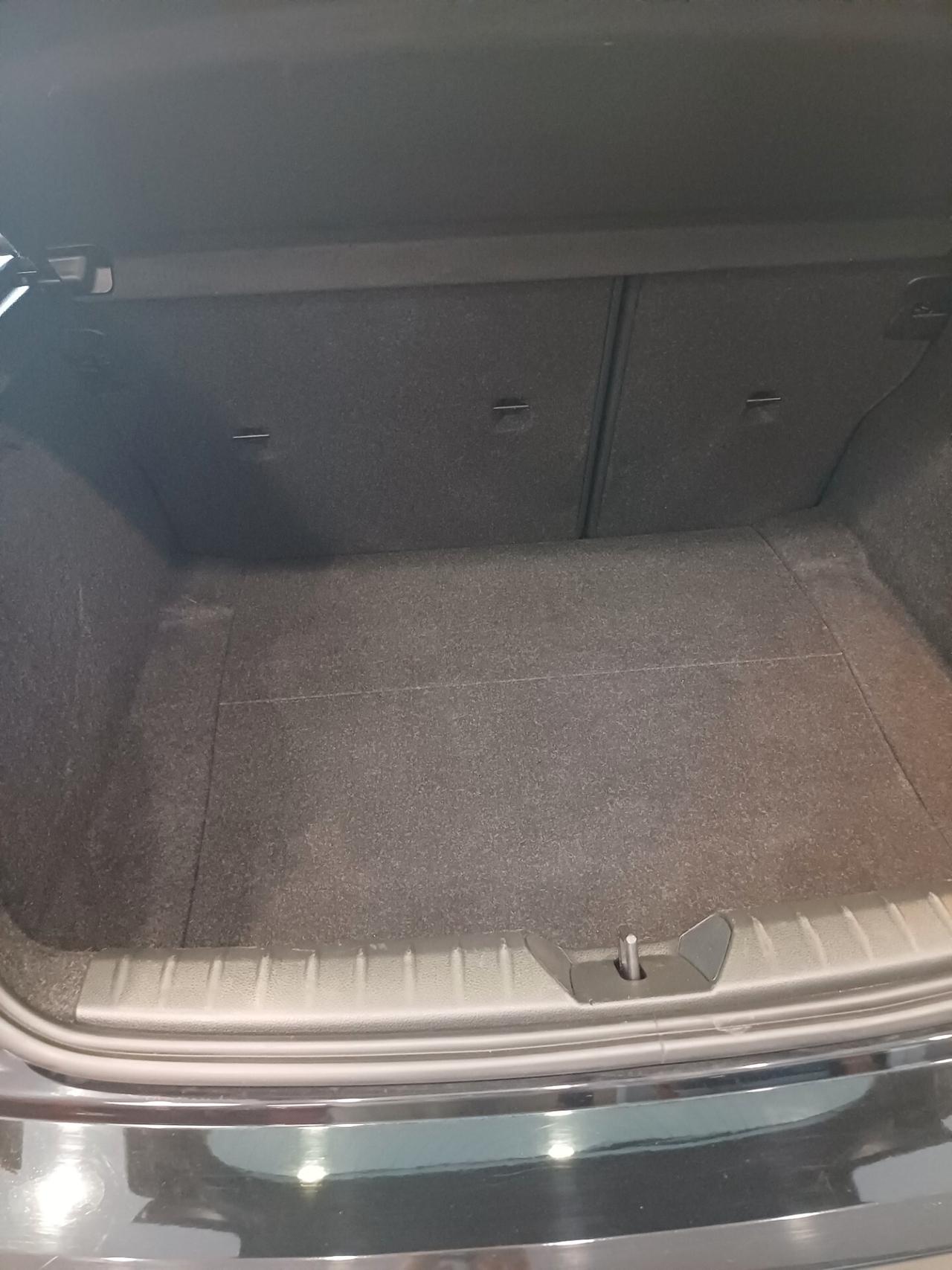Bmw 114 114i 5p. Unique