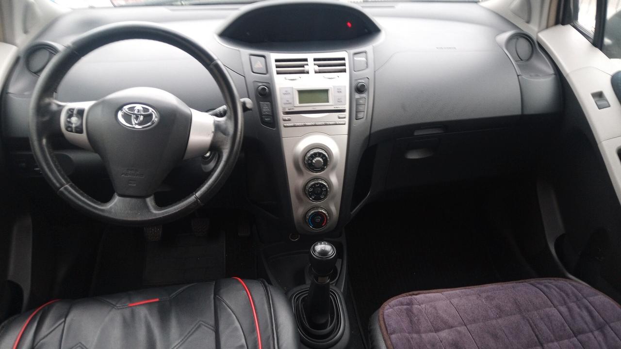 Toyota Yaris 1.0 5 porte Sol