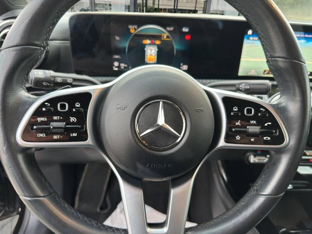 Mercedes Classe A 180 d Business AUTOMATICA con CarPlay