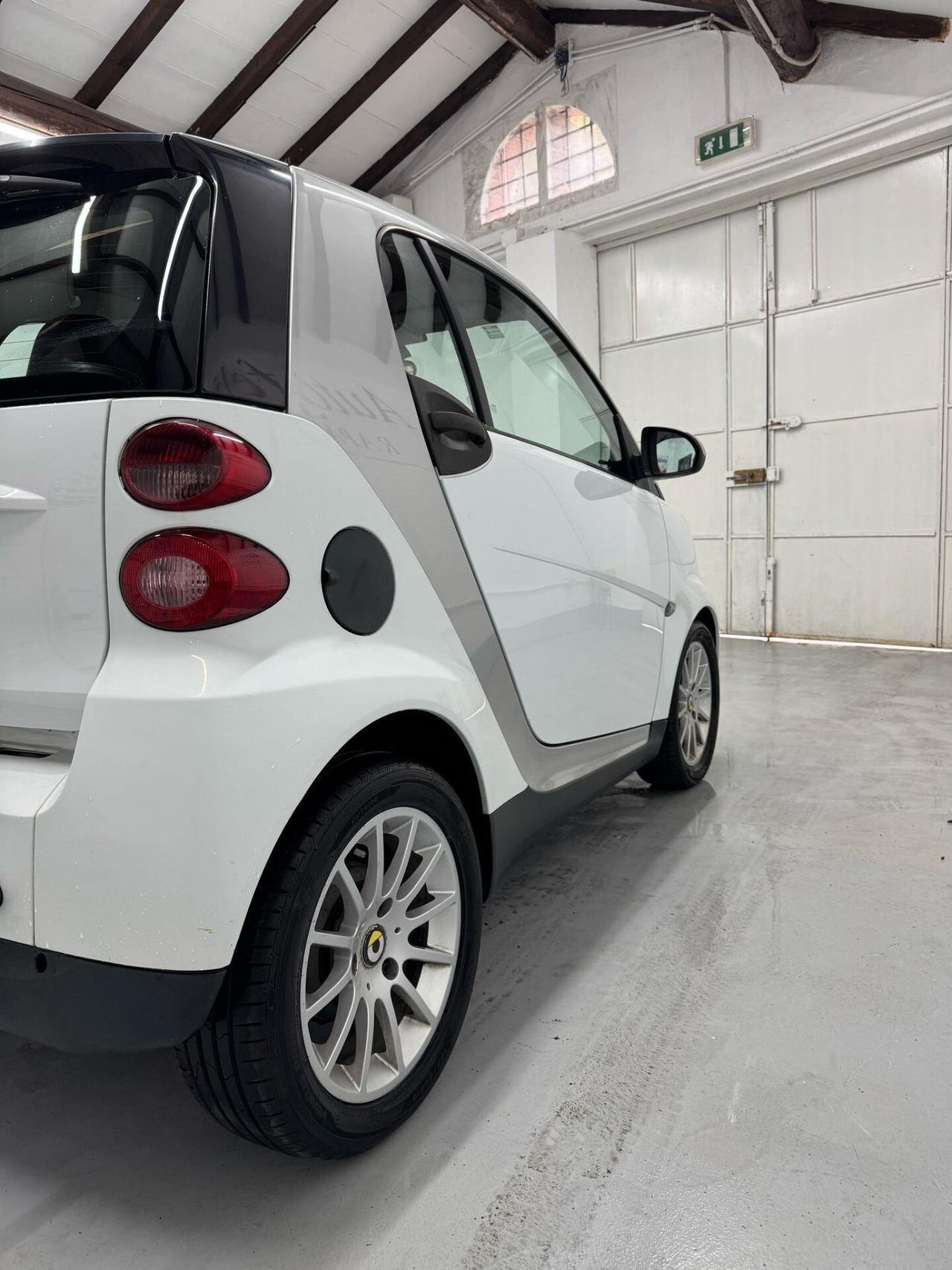 Smart ForTwo 1000 62 kW coupé passion