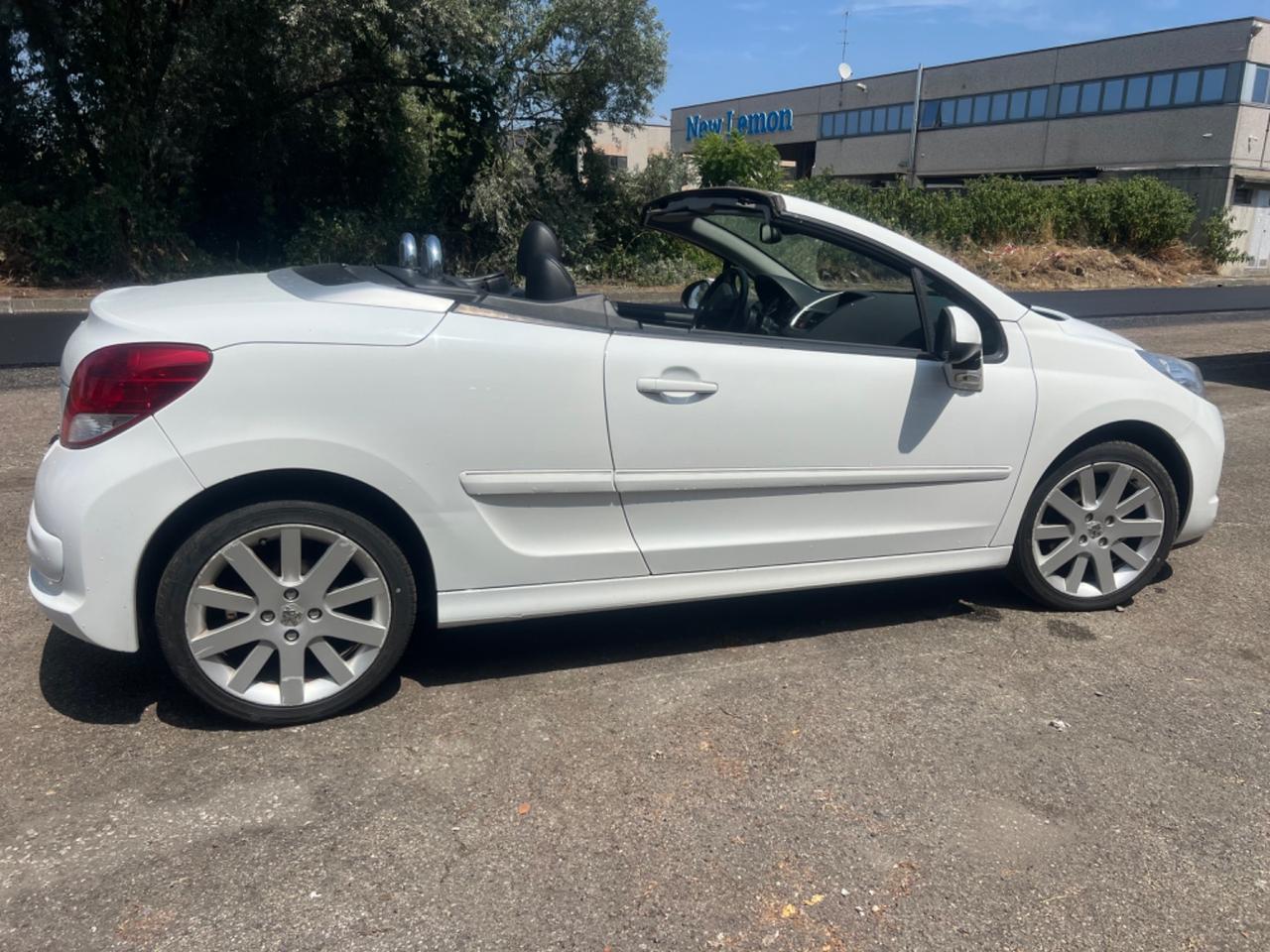 Peugeot 207 1.6 VTi 120CV CC Féline