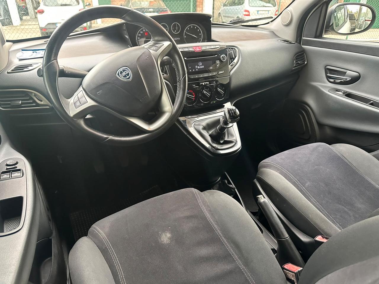 Lancia Ypsilon 1.2 GPL Neopatentati