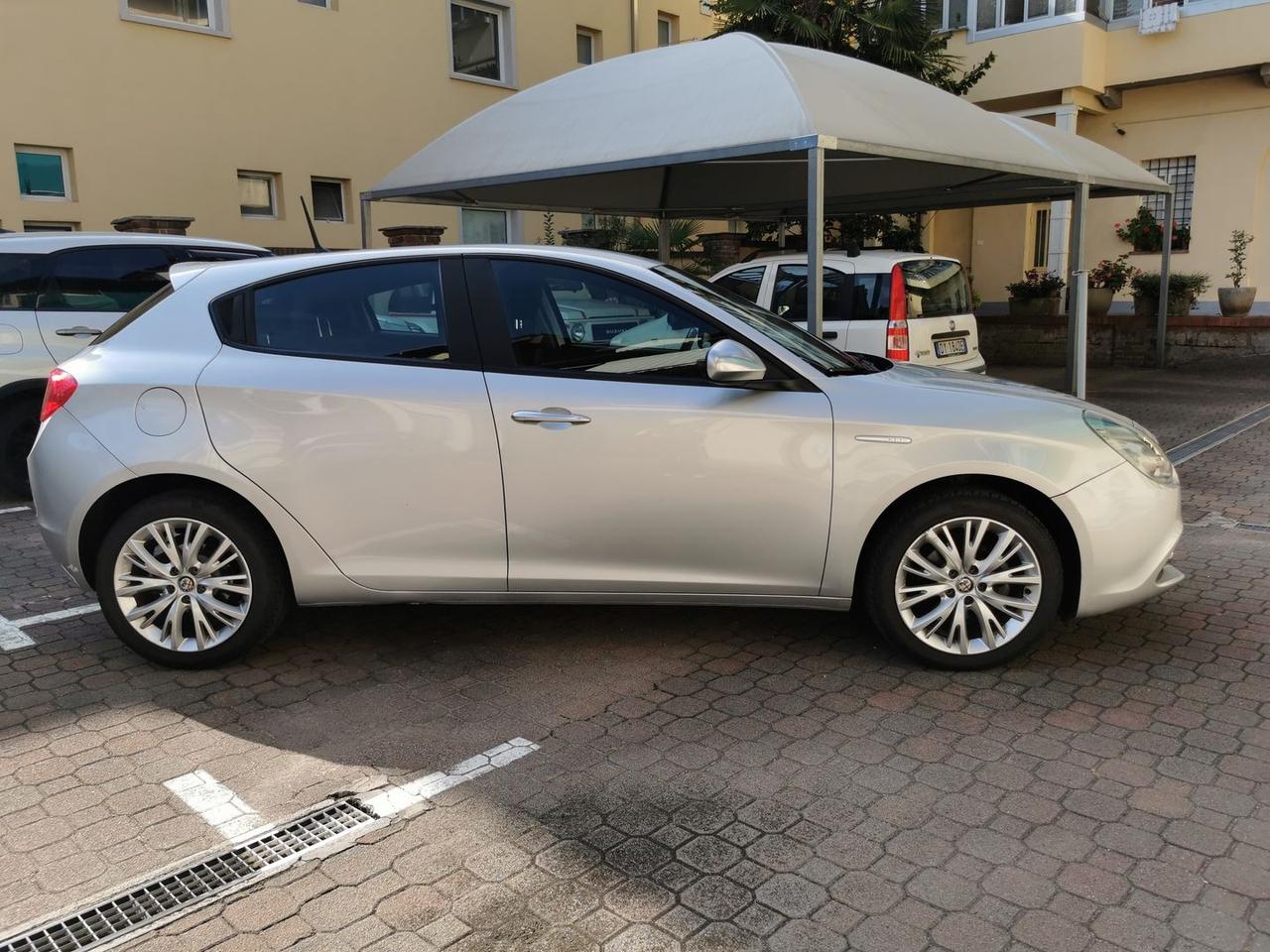 Alfa Romeo Giulietta Super 1.6 JTDM 120 CV