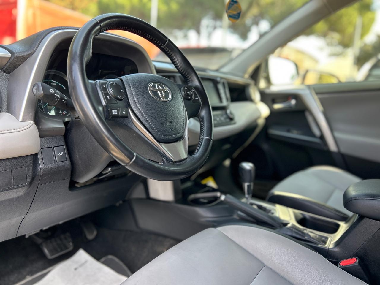 Toyota RAV4 2.5 Hybrid 2WD*NAVI*PELLE*RETROCAMERA*