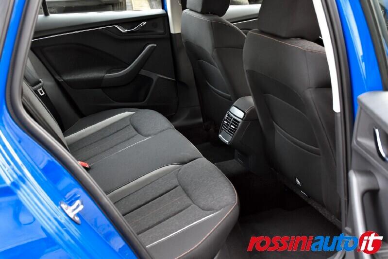 SKODA KAMIQ 1.0 TSI 110 CV DSG STYLE BLACK DESIGN PACK R17