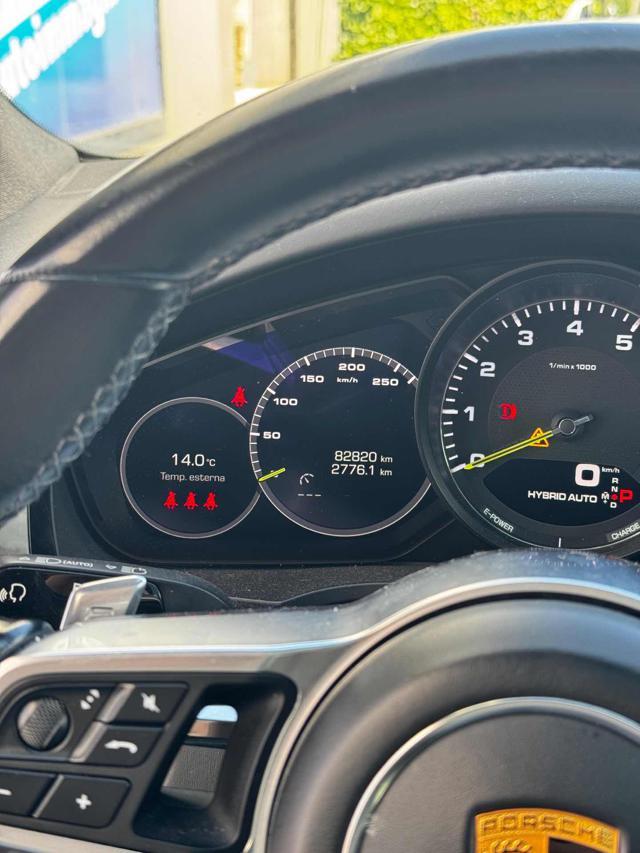 PORSCHE Cayenne Coupé 3.0 V6 E-Hybrid 462CV