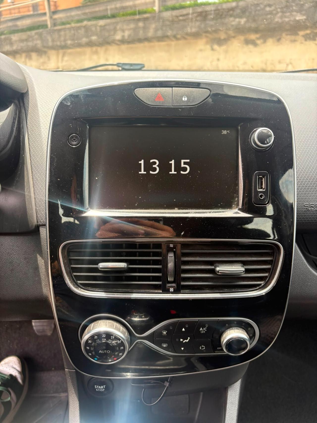 Renault Clio TCe 12V 90 CV GPL 5 porte Moschino Zen
