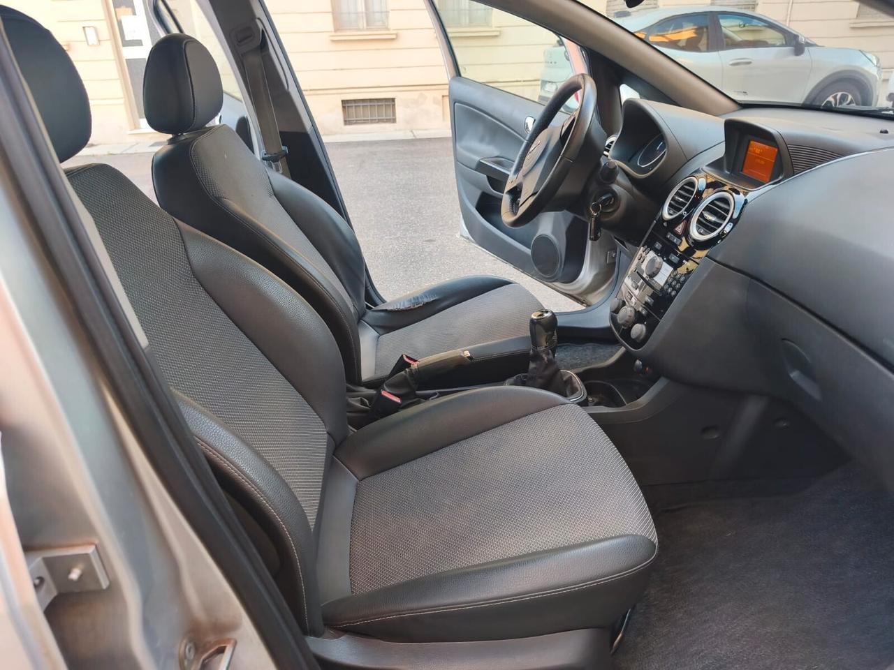 Opel Corsa 2009----1.2 Benzina Neopatentati