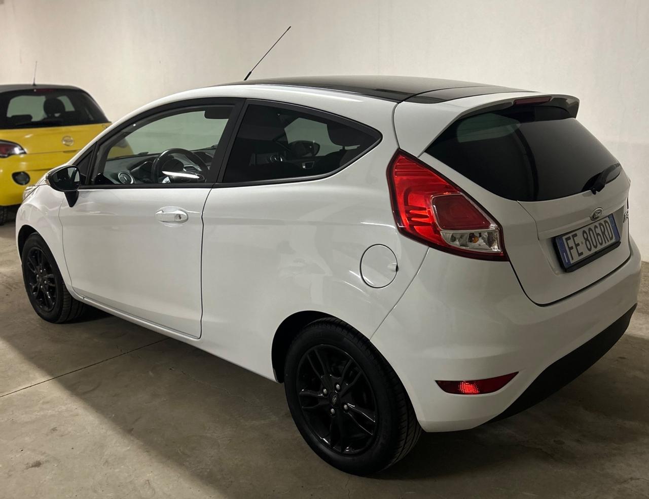 Ford Fiesta 1.5 TDCi 75CV 3 porte Black & White Edition