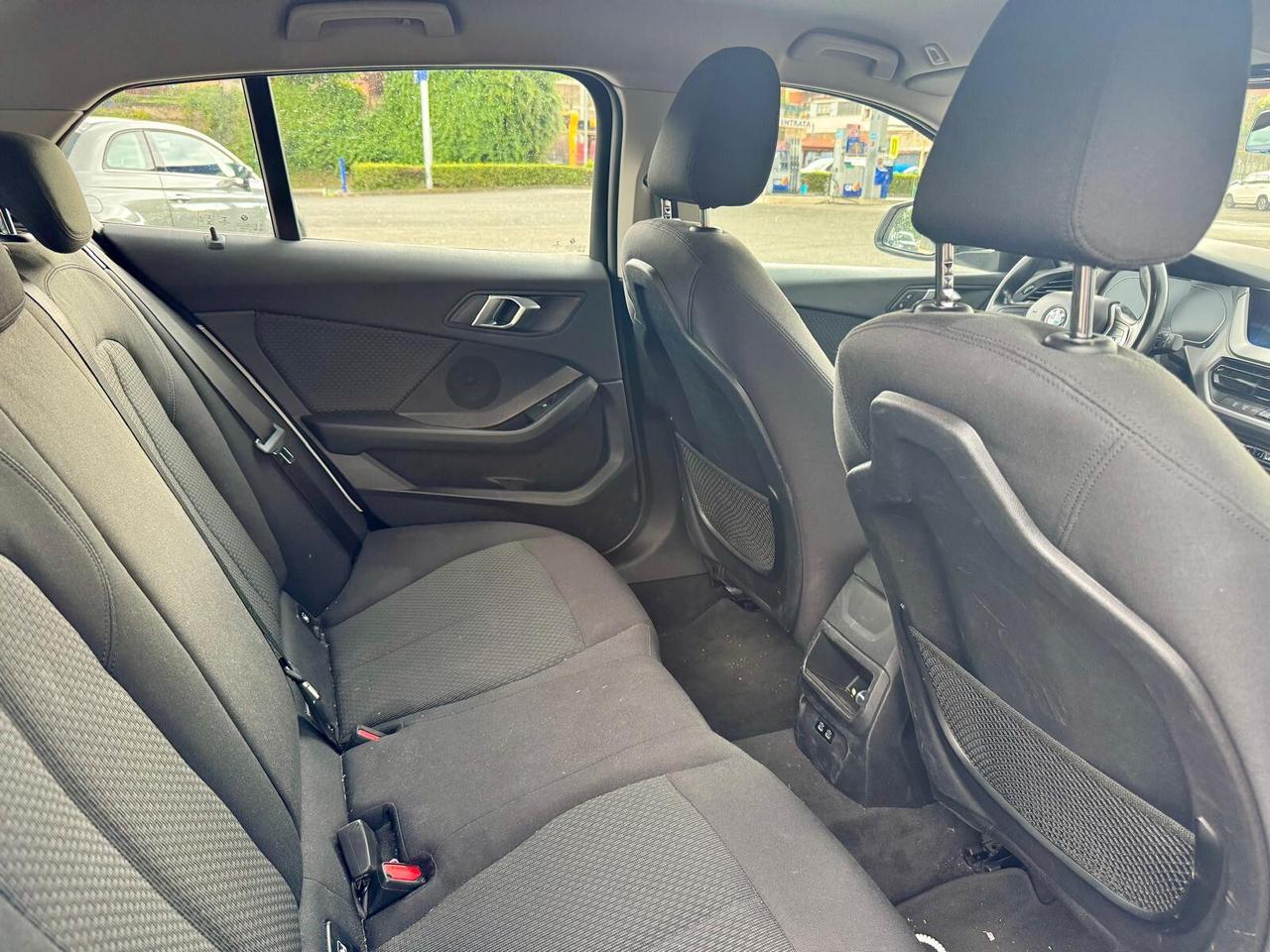 Bmw 116 116d 5p. Advantage