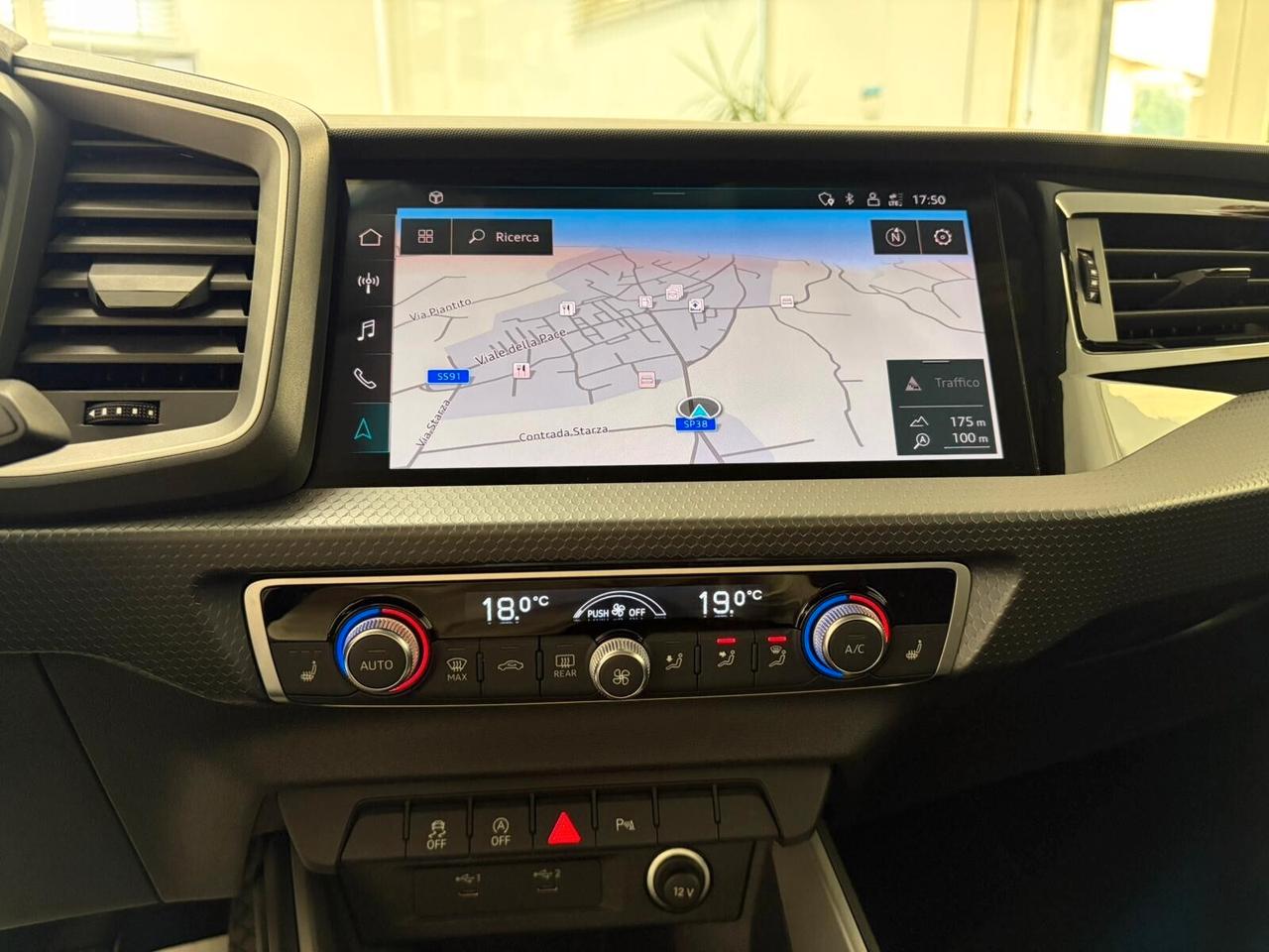 Audi A1 citycarver 30 1.0 tfsi Identity Black 110cv