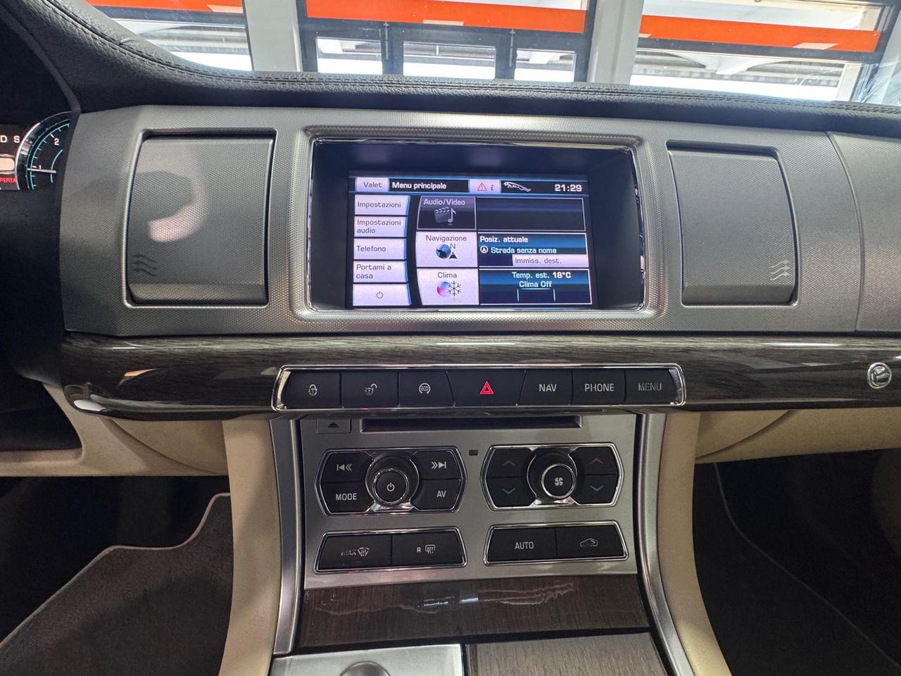 Jaguar XF Premium Luxury 2.2 D #7017