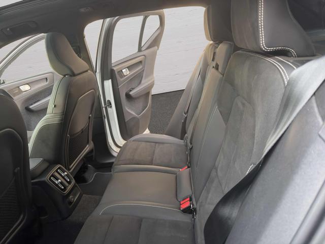 VOLVO XC40 T4 Recharge Plug-in Hybrid Ultimate Dark | Tetto