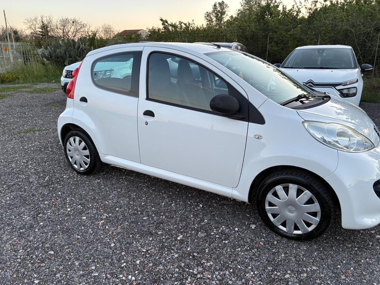 Peugeot 107 1.0 68cv 5p - 2009