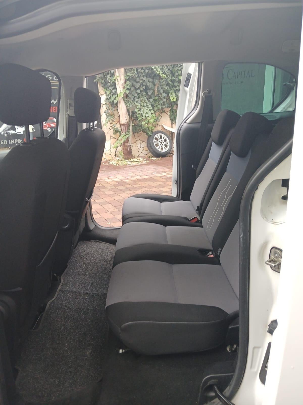 Peugeot Partner Tepee BlueHDi 100 Outdoor