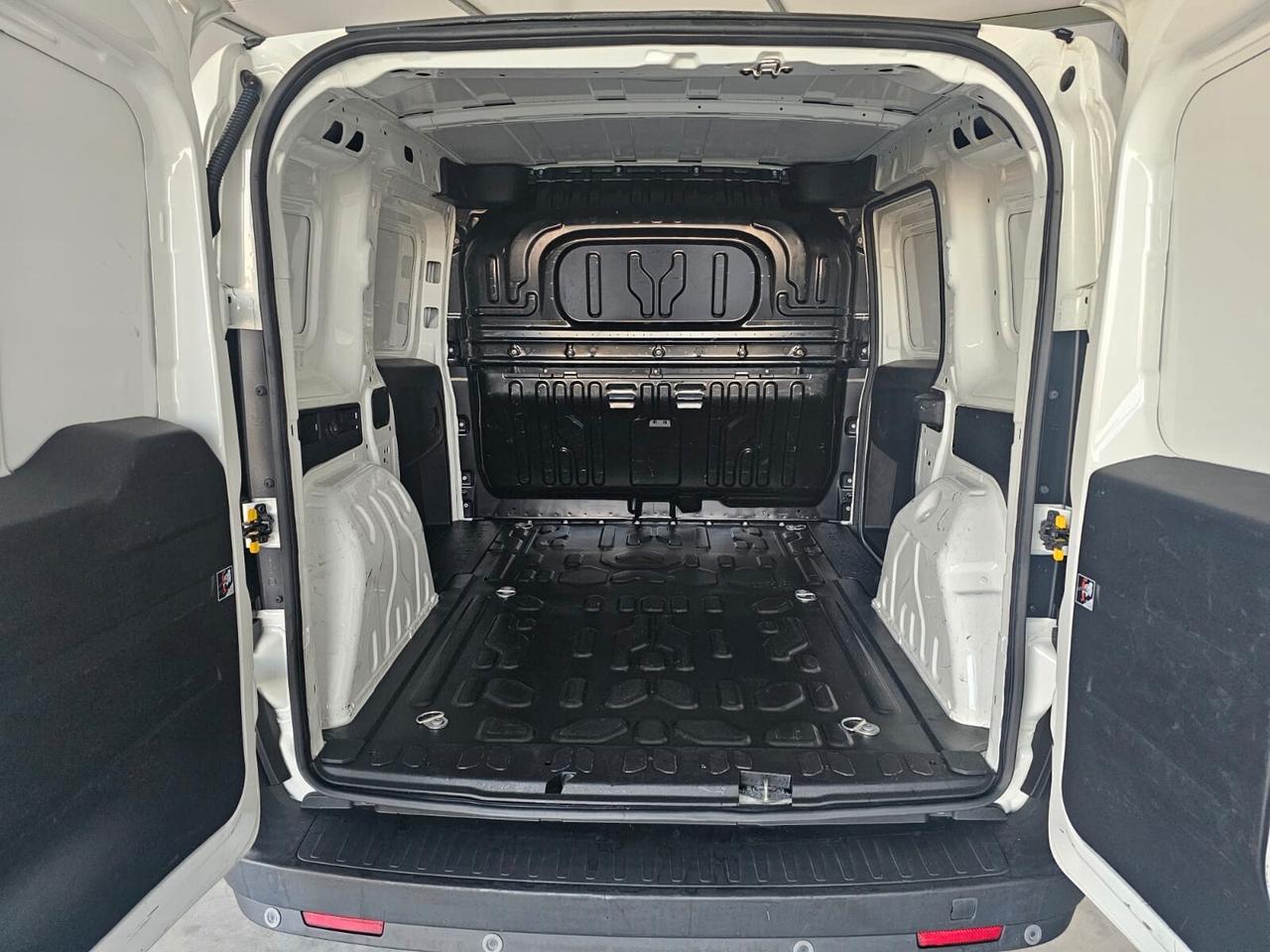 FIAT DOBLO' 1.6 MJT 120CV 3 POSTI 2021