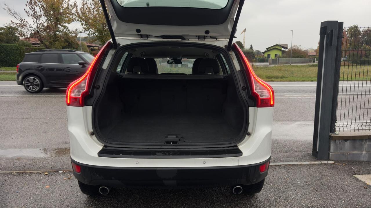 Volvo V60 D4 AWD Geartronic Summum