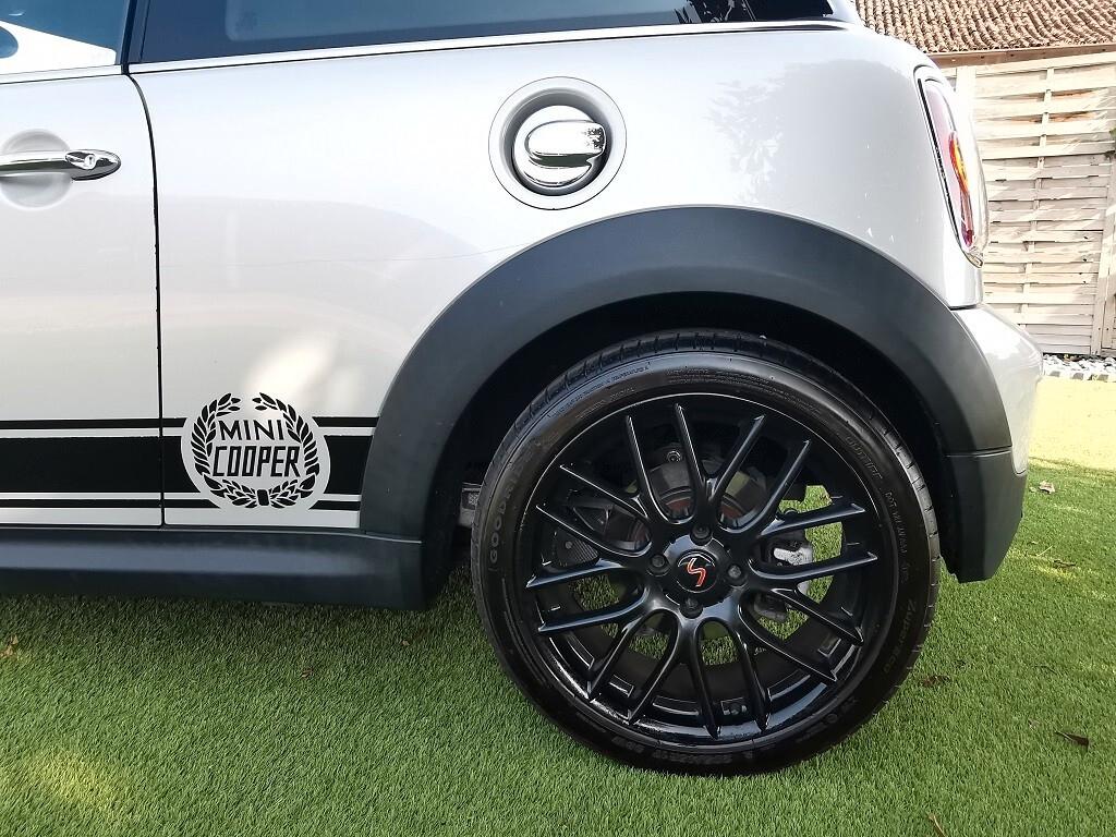 Mini Mini COOPER S (SOLO KM.8000)