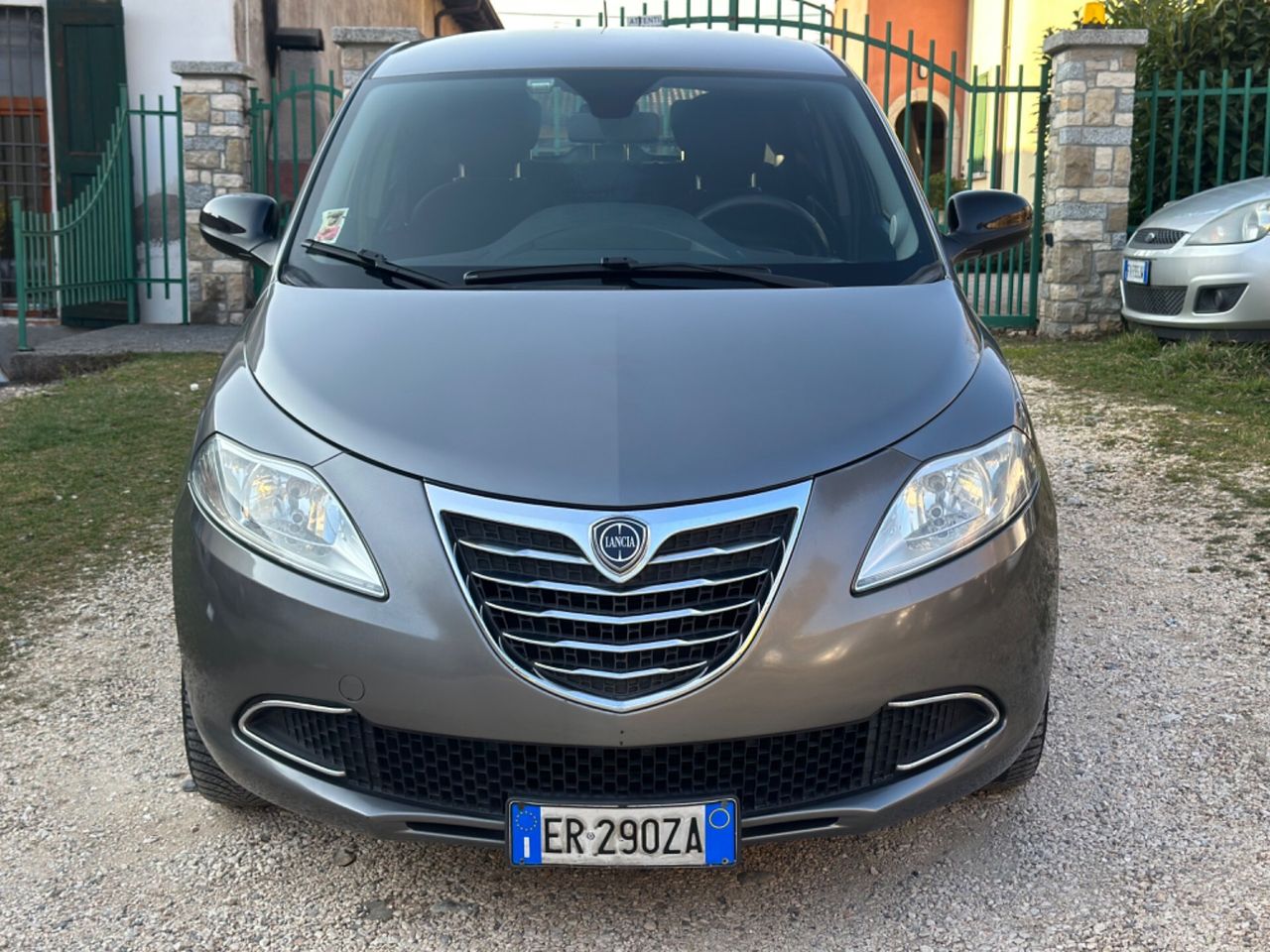 Lancia Ypsilon 2013 photo 2