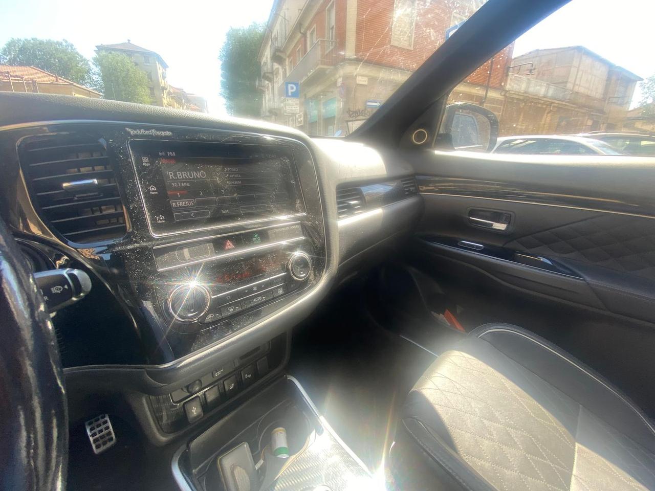Mitsubishi Outlander 2.4 PHEV #50018