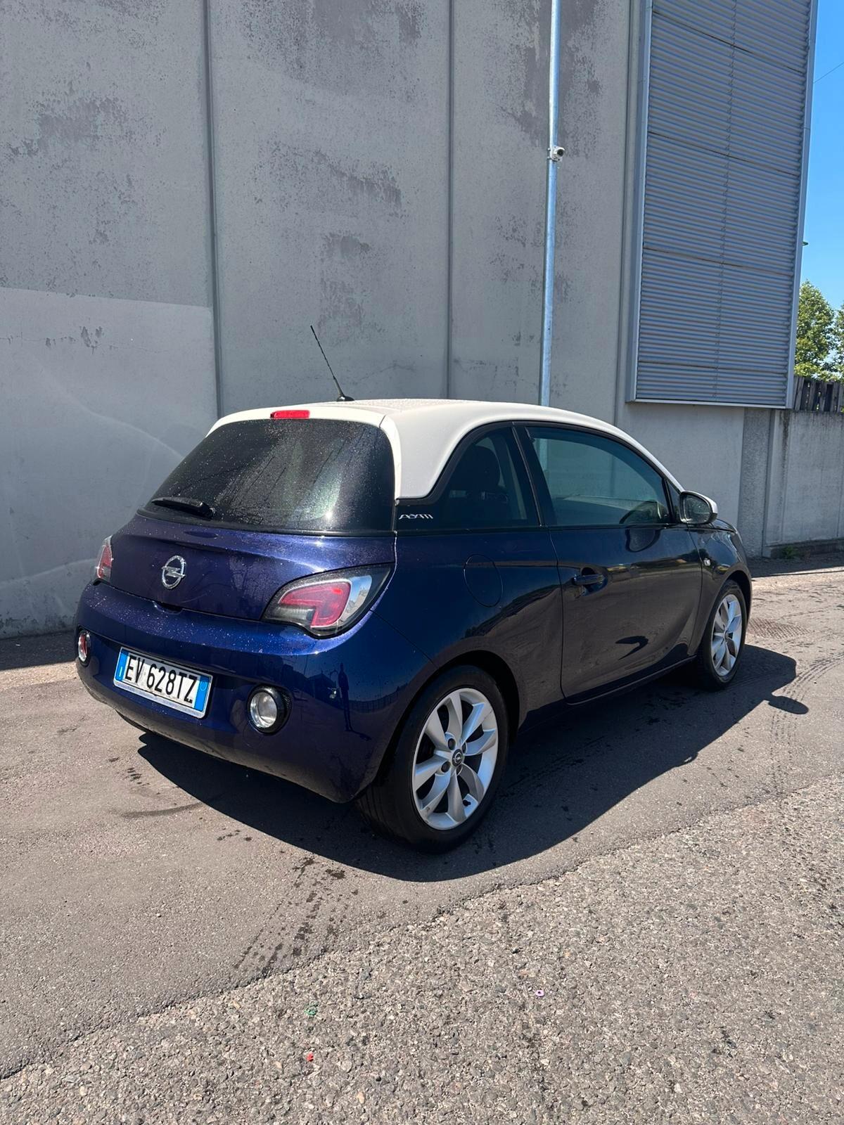 Opel Adam 1.2 70 CV White/Black Link
